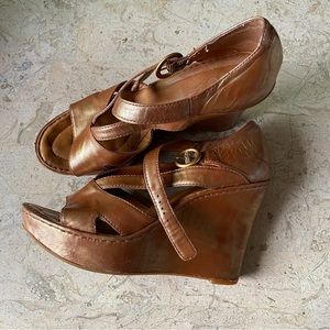 Metallic Leather High Wedge Platform Vintage Sandal Born Crown Open Toe Size 8